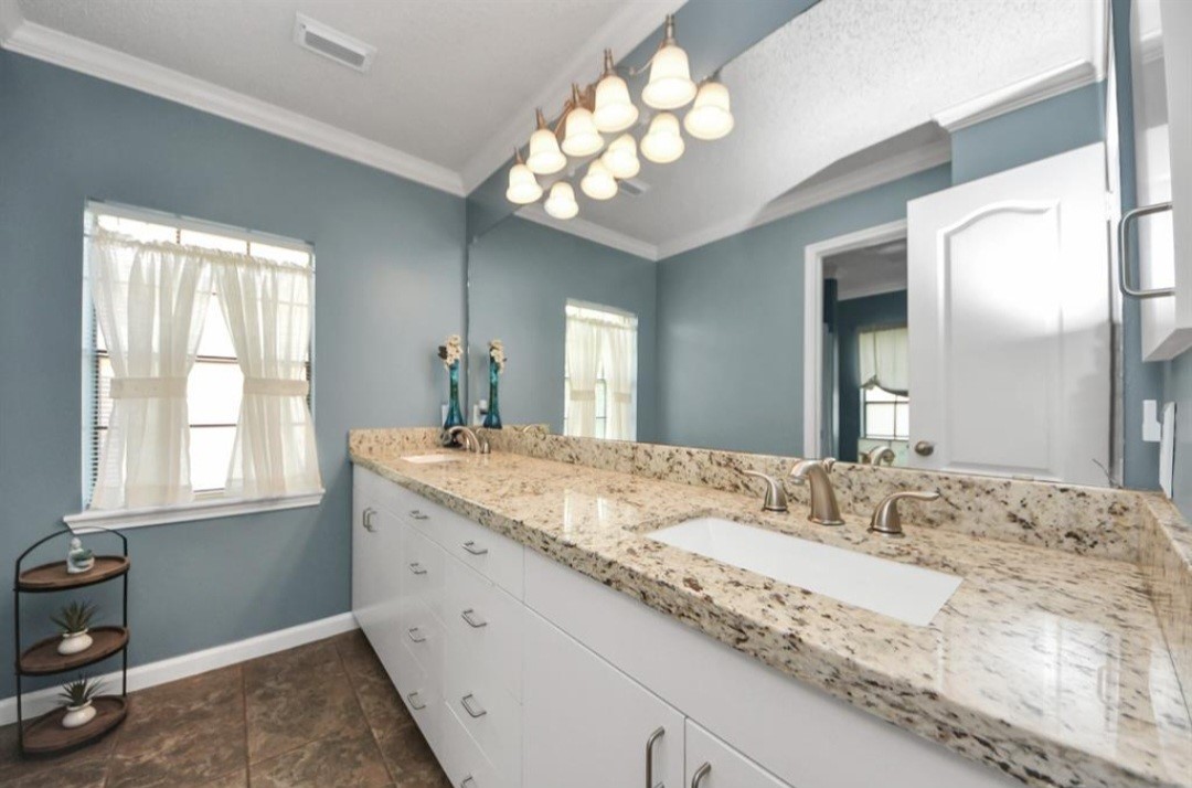 3107 Dulaney Road Houston, TX 77084 - Photo 43 of 47 Upstairs Bathroom