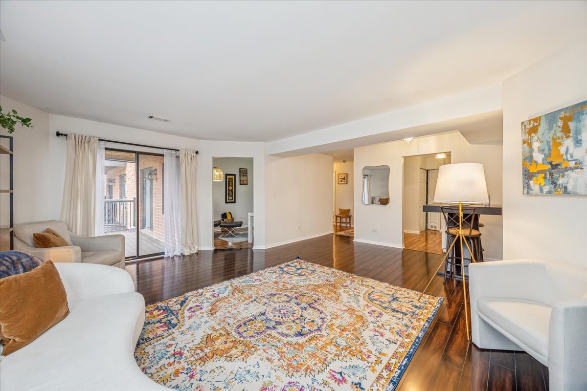 6425 Clarendon Hills Road, Unit 211 Willowbrook, IL 60527 - Photo 11 of 25