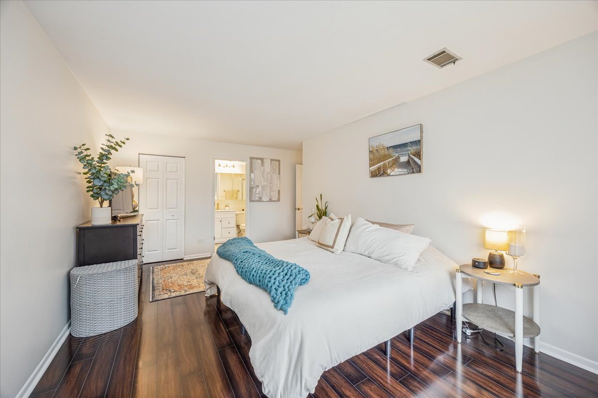 6425 Clarendon Hills Road, Unit 211 Willowbrook, IL 60527 - Photo 16 of 25