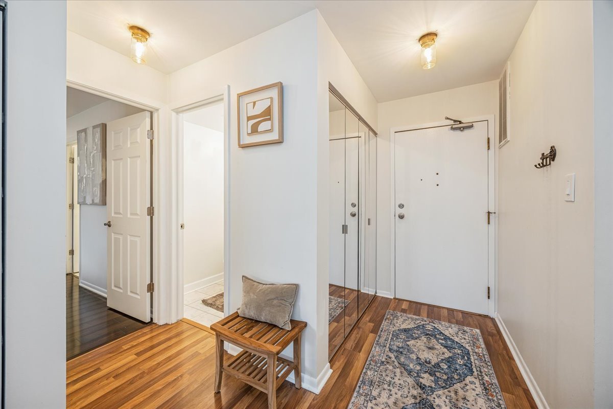 6425 Clarendon Hills Road, Unit 211 Willowbrook, IL 60527 - Photo 2 of 25