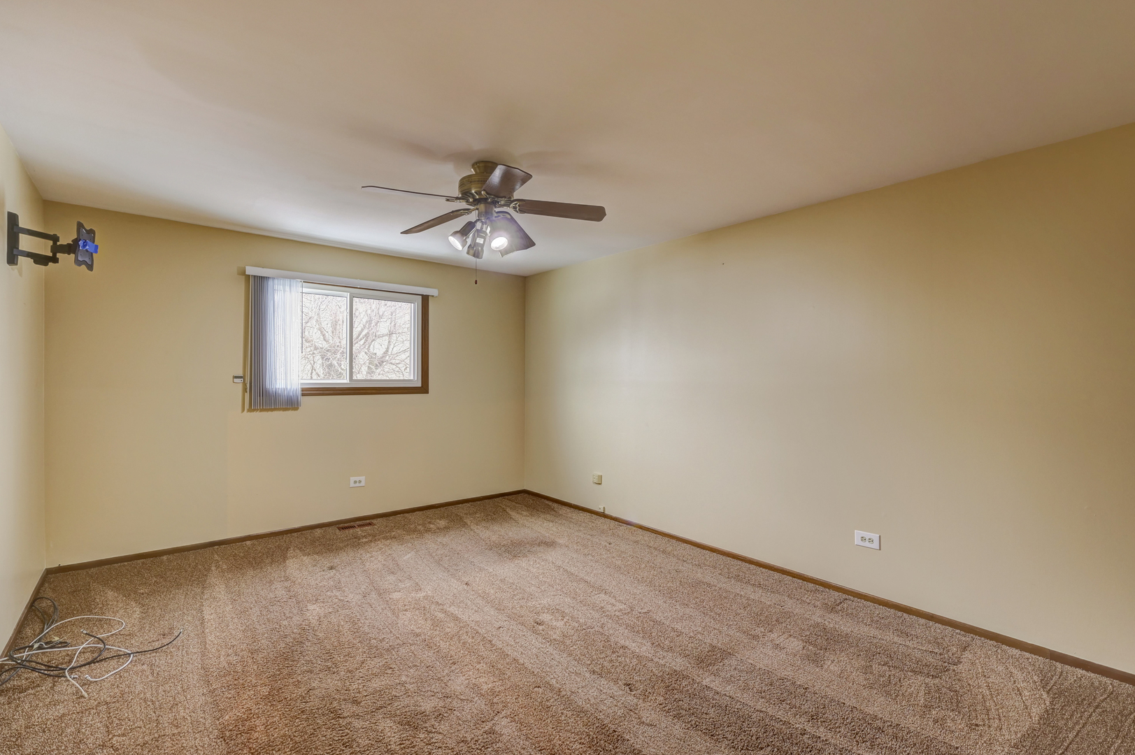 3484 Gilbert Court Crete, IL 60417 - Photo 12 of 18 a view of an empty room with a window