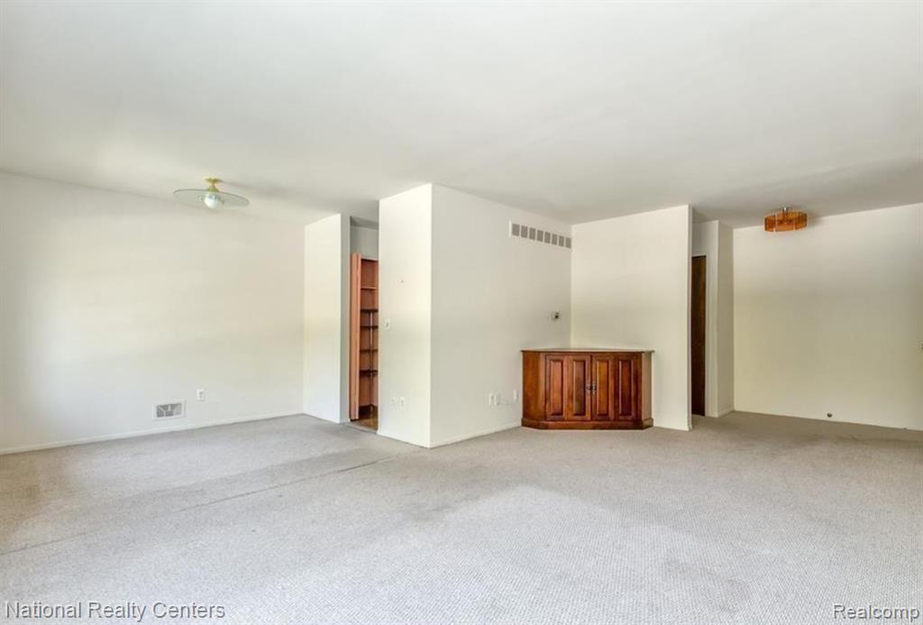 30260 Southfield Road, Unit 258 Southfield, MI 48076 - Photo 4 of 16