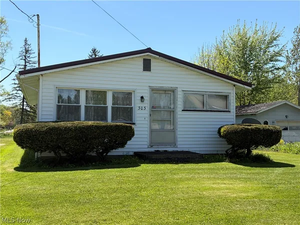 $121,000 | 303 West Main Street, Andover, OH 44003