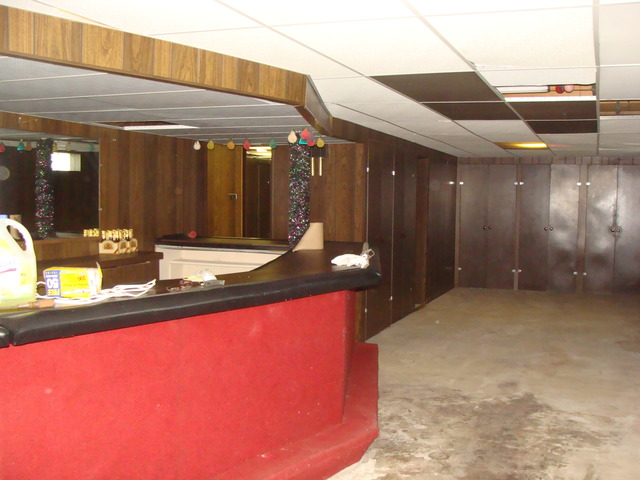 10819 Menard Avenue Chicago Ridge, IL 60415 - Photo 6 of 8 a lobby with furniture and window