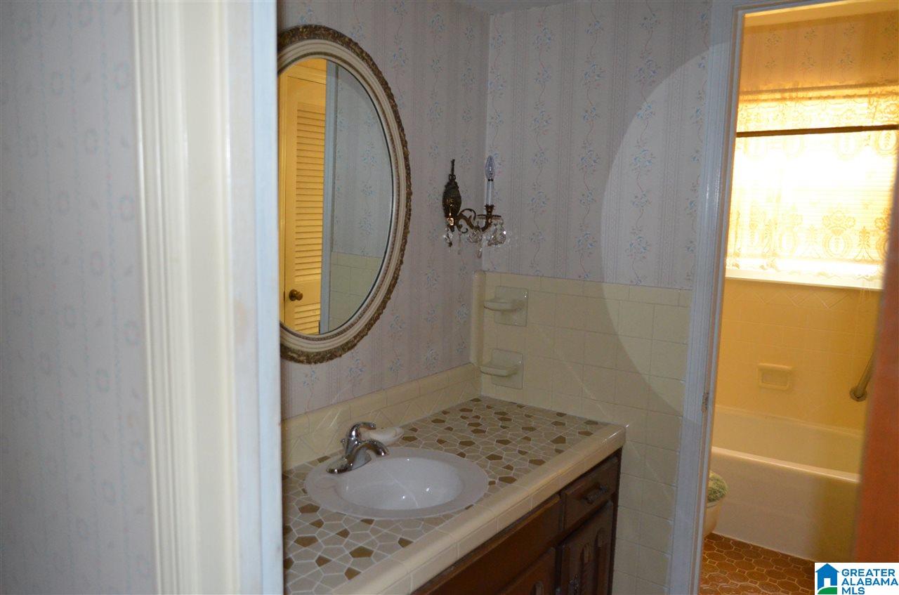 1238 Old Oak Road Birmingham, AL 35235 - Photo 16 of 24