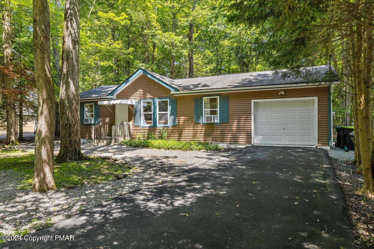 4121 Romeo Road Tobyhanna, PA 18466 - Photo 2 of 21 Garage