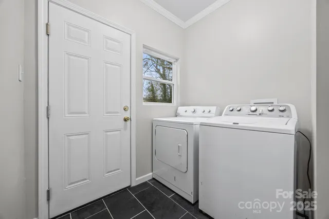 a view of a back yard of the house