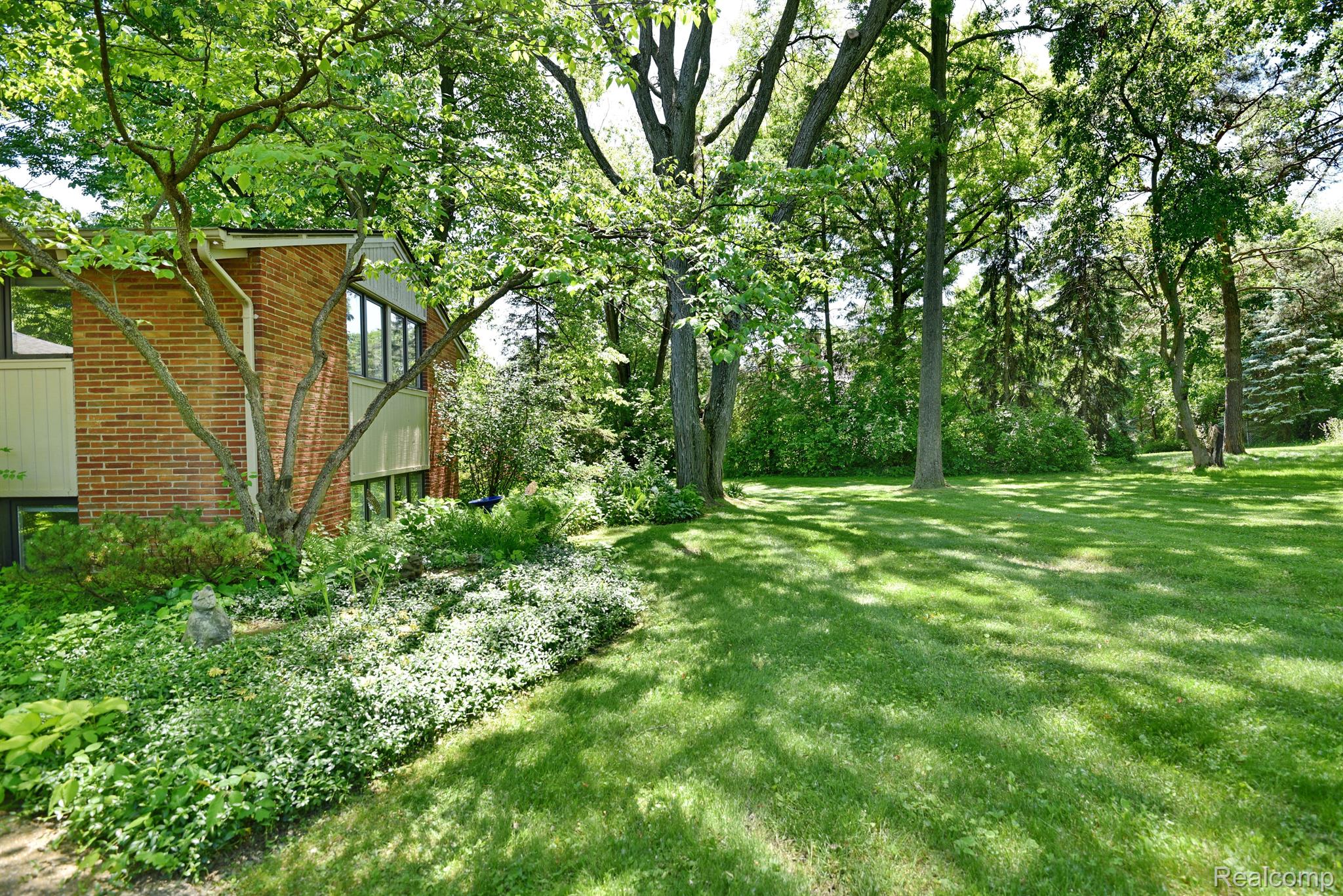 770 Foxhall Road Bloomfield Hills, MI 48304 - Photo 32 of 36 Gallery Image 32