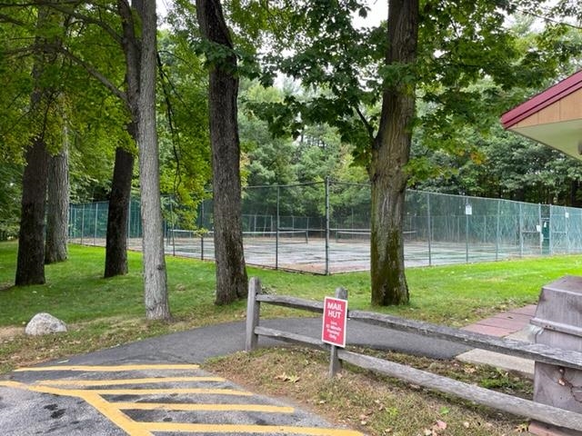 2 Strawberry Bank Road, Unit 4 Nashua, NH 03062 - Photo 4 of 11