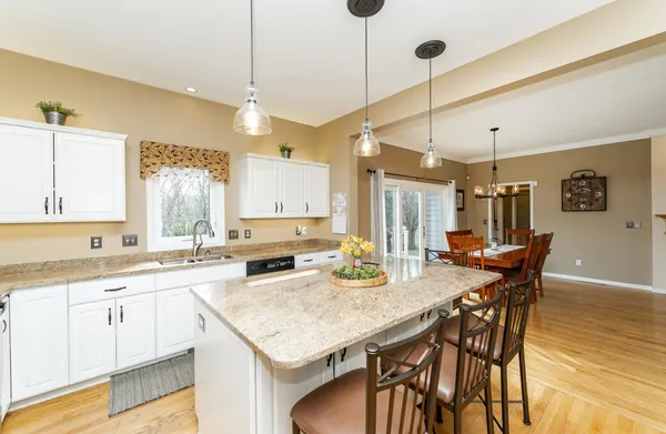 $630,000 | 2112 Alice Lane Southwest, Rochester, MN 55902