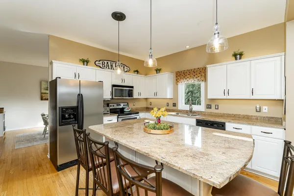 $630,000 | 2112 Alice Lane Southwest, Rochester, MN 55902