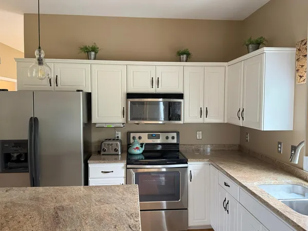 $630,000 | 2112 Alice Lane Southwest, Rochester, MN 55902