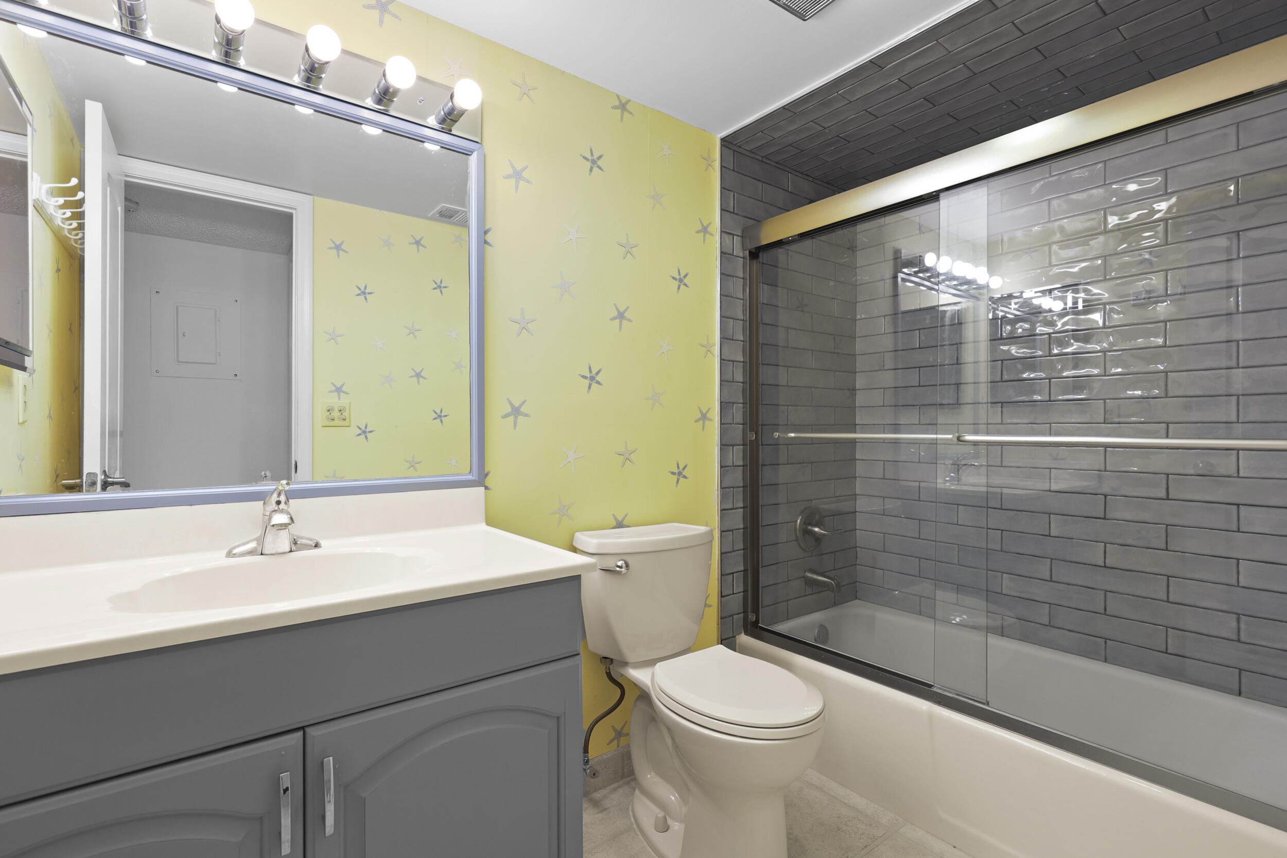 5172 Southeast Club Way, Unit 207 Stuart, FL 34997 - Photo 31 of 87 30_0o1a0135