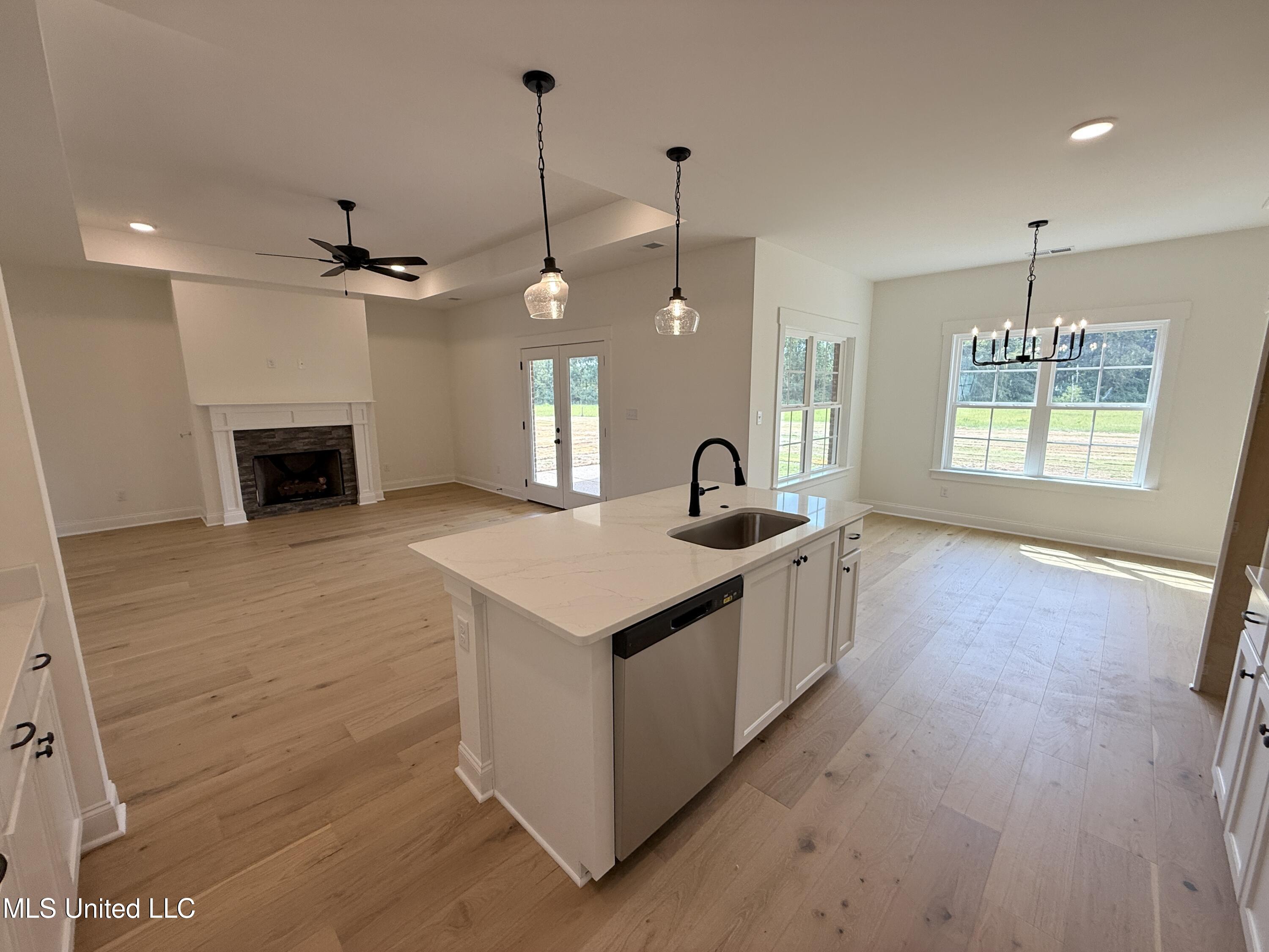 809 Wells Drive Hernando, MS 38632 - Photo 12 of 46 Teak