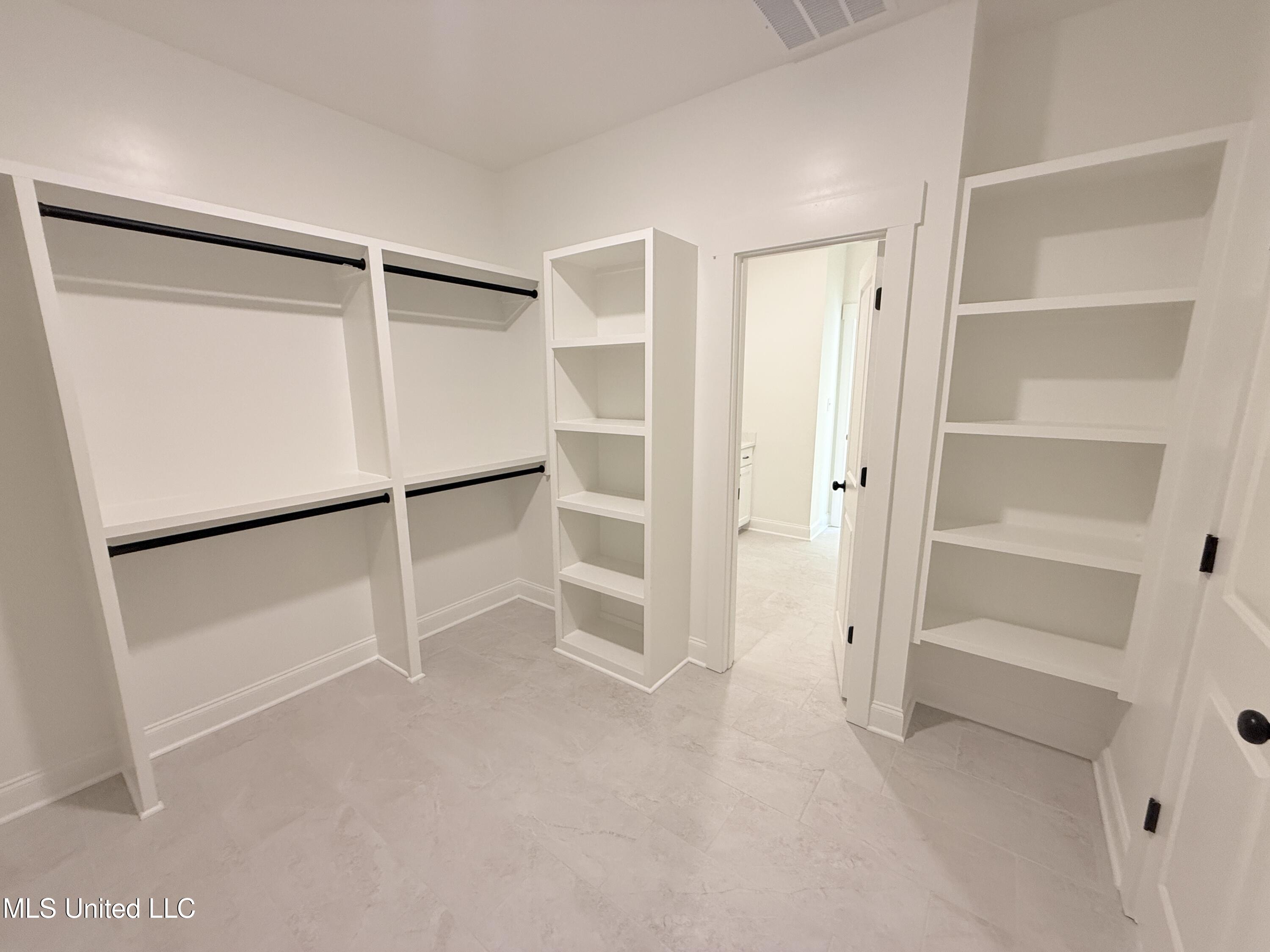 809 Wells Drive Hernando, MS 38632 - Photo 22 of 46 Teak