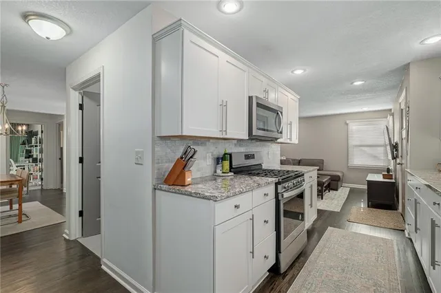 $250,000 | 7613 Locust Street, Kansas City, MO 64131