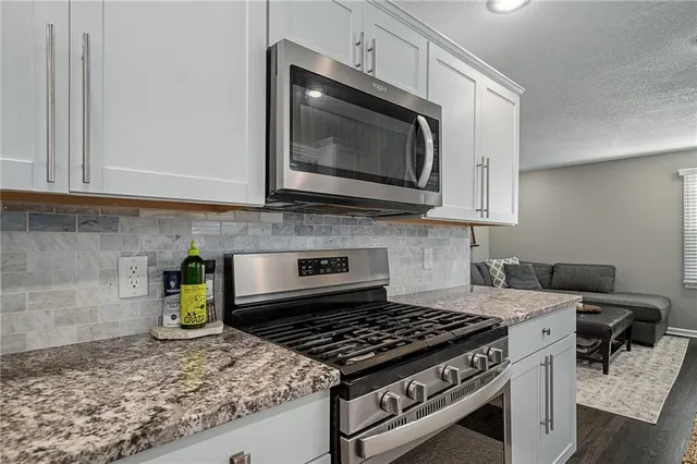 $250,000 | 7613 Locust Street, Kansas City, MO 64131