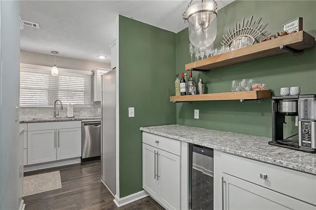 $250,000 | 7613 Locust Street, Kansas City, MO 64131