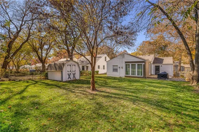 $250,000 | 7613 Locust Street, Kansas City, MO 64131