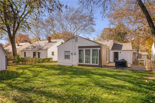 $250,000 | 7613 Locust Street, Kansas City, MO 64131