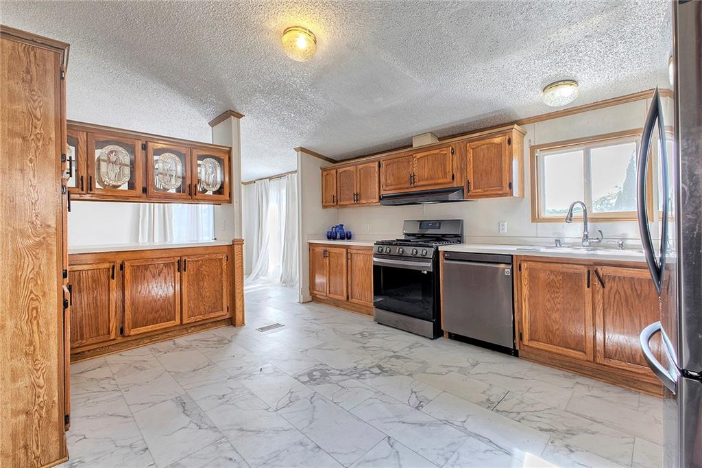 107 Indigo Road Mount Pleasant, PA 15666 - Photo 5 of 49