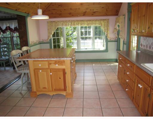 258 Greenville Road North Smithfield, RI 02896 - Photo 8 of 12 Kitchen.