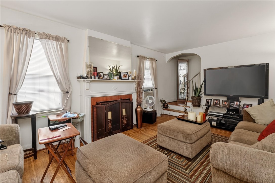 93 Willmont Street Rochester, NY 14609 - Photo 4 of 24