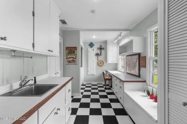 $749,500 | 398 Green Acres Drive, Canton, MS 39046