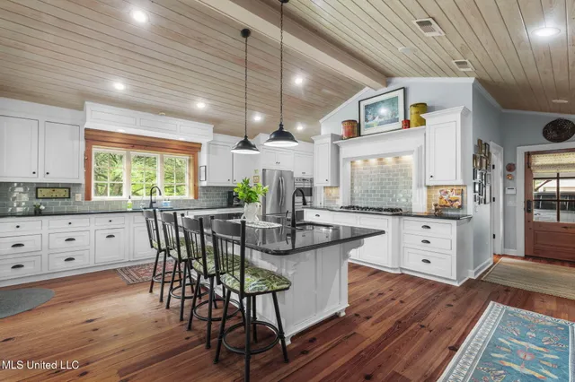 $749,500 | 398 Green Acres Drive, Canton, MS 39046