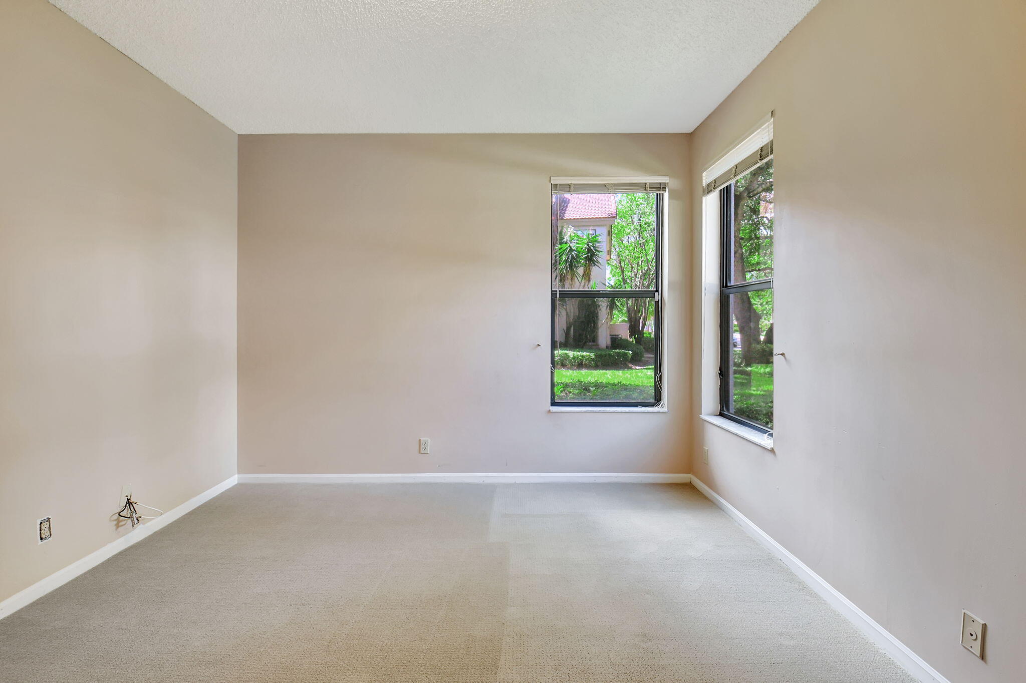5770 Coach House Circle, Unit D Boca Raton, FL 33486 - Photo 32 of 52 DUAL CORNER WINDOWS