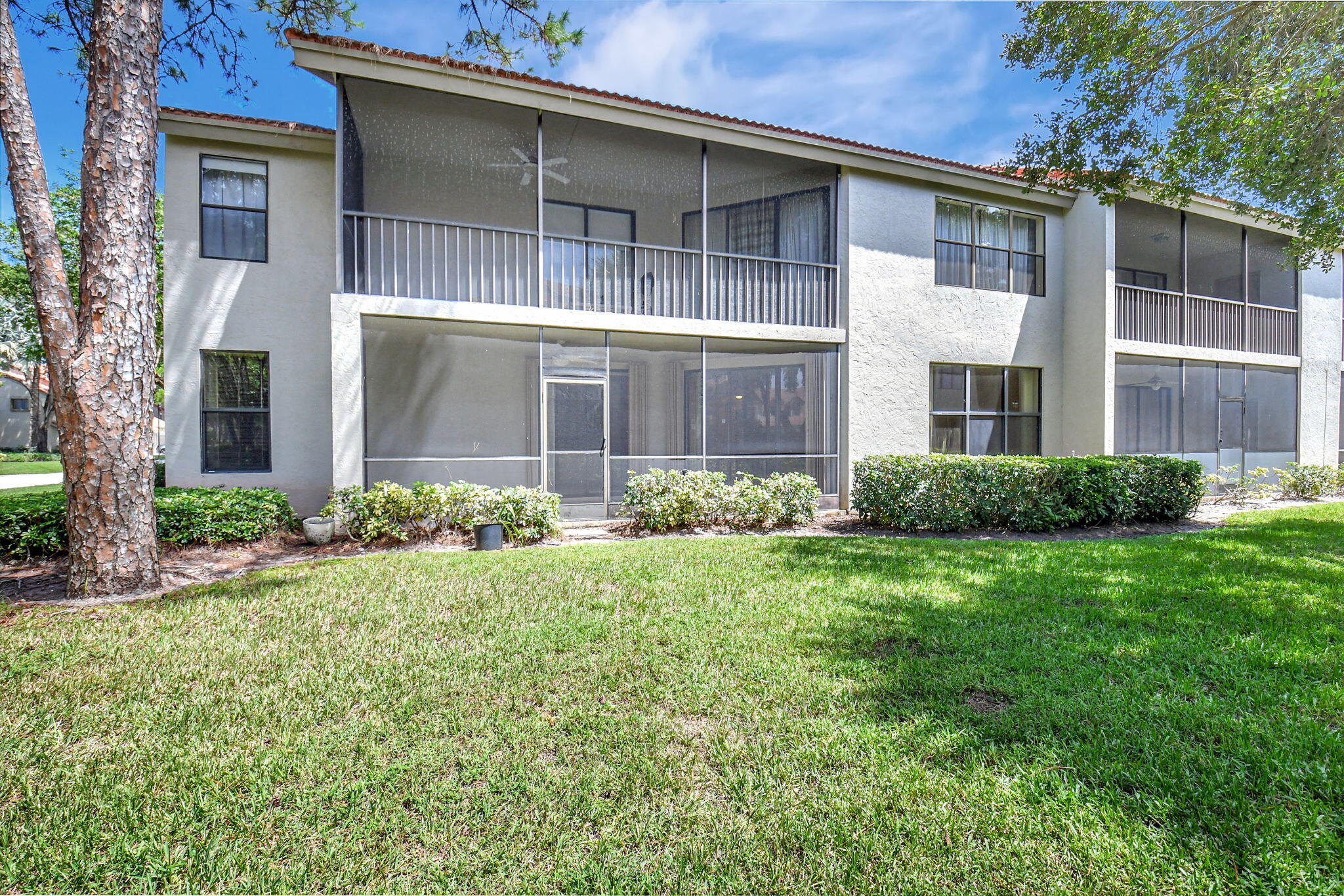 5770 Coach House Circle, Unit D Boca Raton, FL 33486 - Photo 6 of 52 PRIVATE SCREENED PATIO