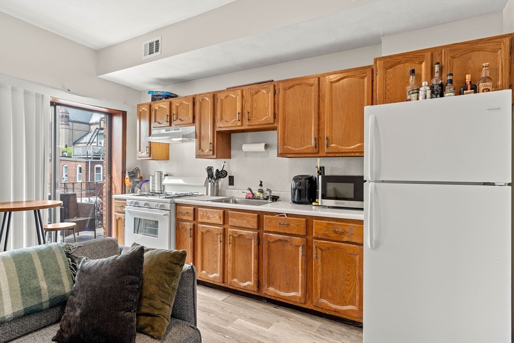 141 Emerson Street, Unit 4 Boston, MA 02127 - Photo 4 of 12