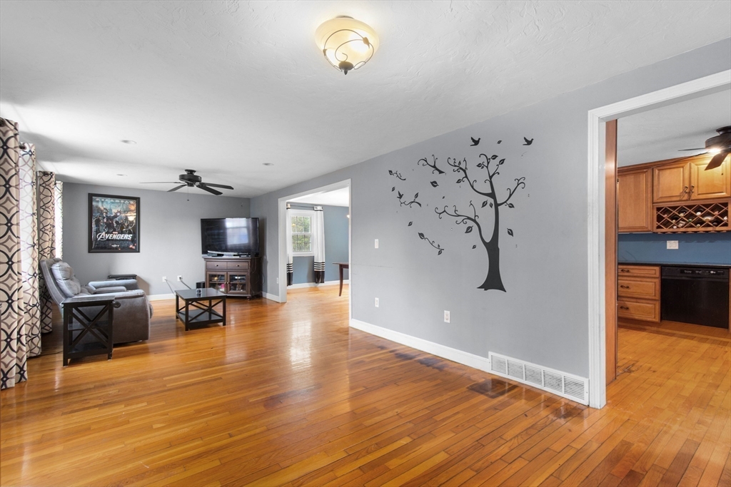 43 Apollo Road Whitman, MA 02382 - Photo 8 of 20