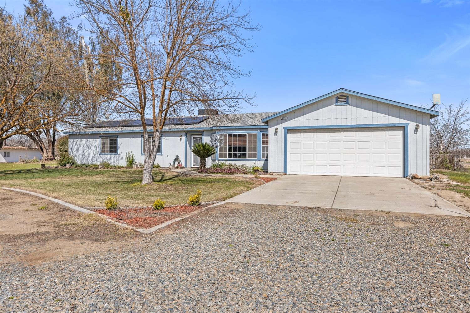 8552 Cairo Avenue Laton, CA 93242 - Photo 2 of 34