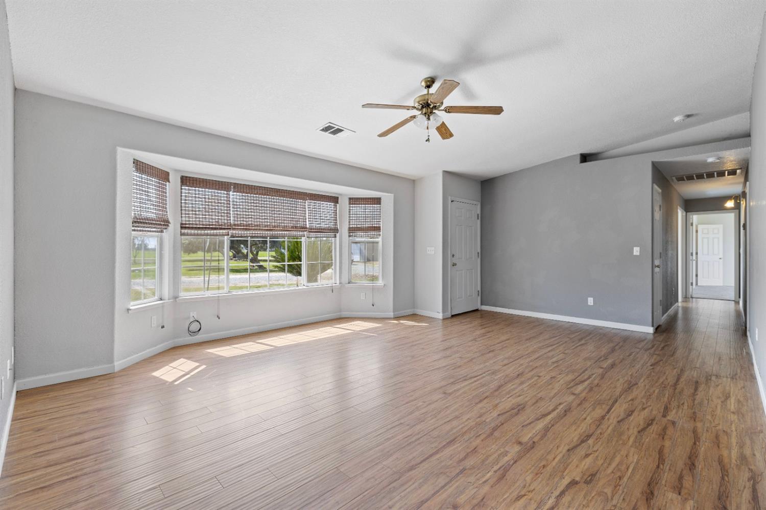 8552 Cairo Avenue Laton, CA 93242 - Photo 5 of 34