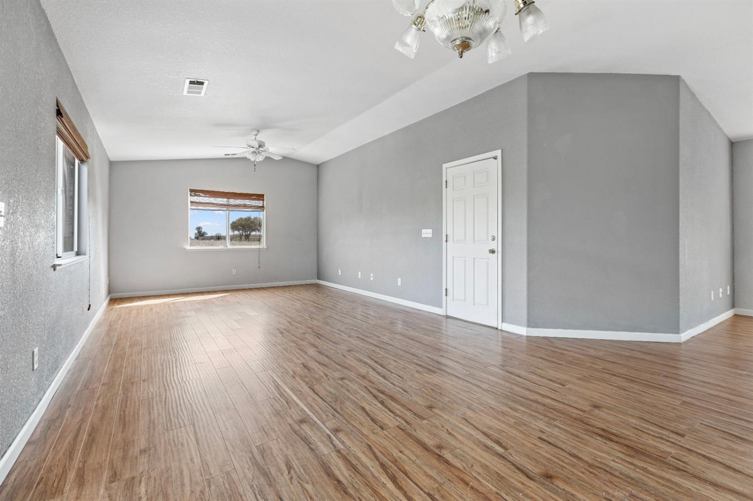 8552 Cairo Avenue Laton, CA 93242 - Photo 8 of 34