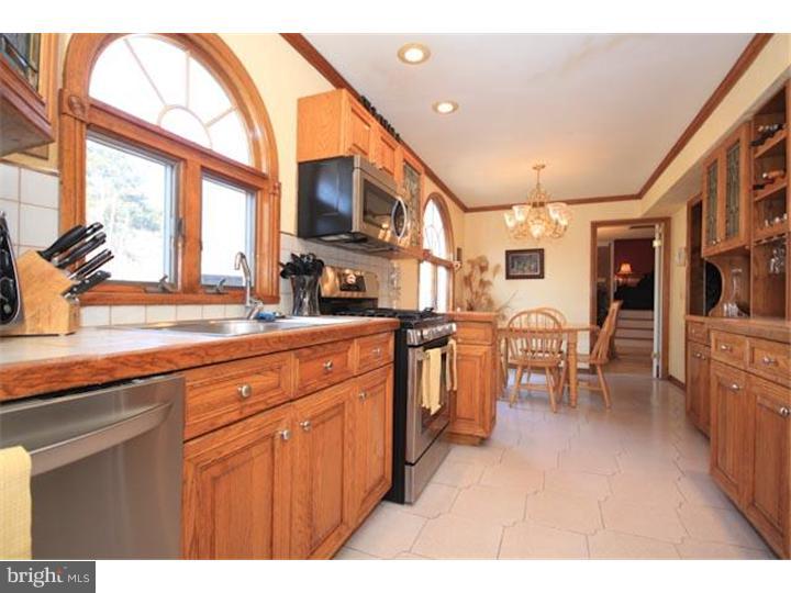 602 Dutch Neck Road East Windsor, NJ 08520 - Photo 7 of 19 Gallery Image 7