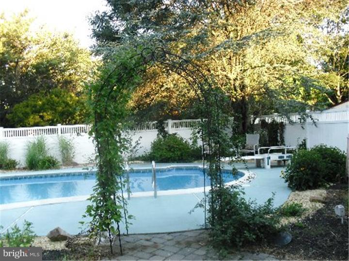602 Dutch Neck Road East Windsor, NJ 08520 - Photo 10 of 19 Gallery Image 10