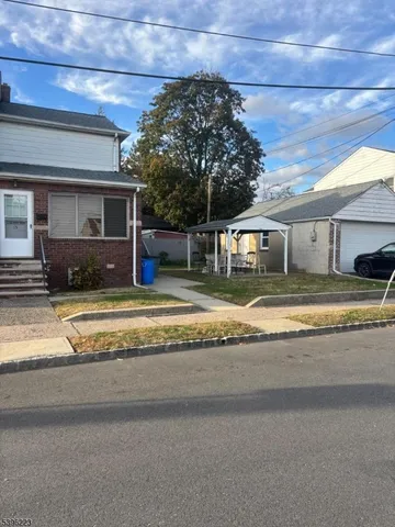 $2,800 | 15 Watsessing Avenue, Unit 1, Belleville, NJ 07109