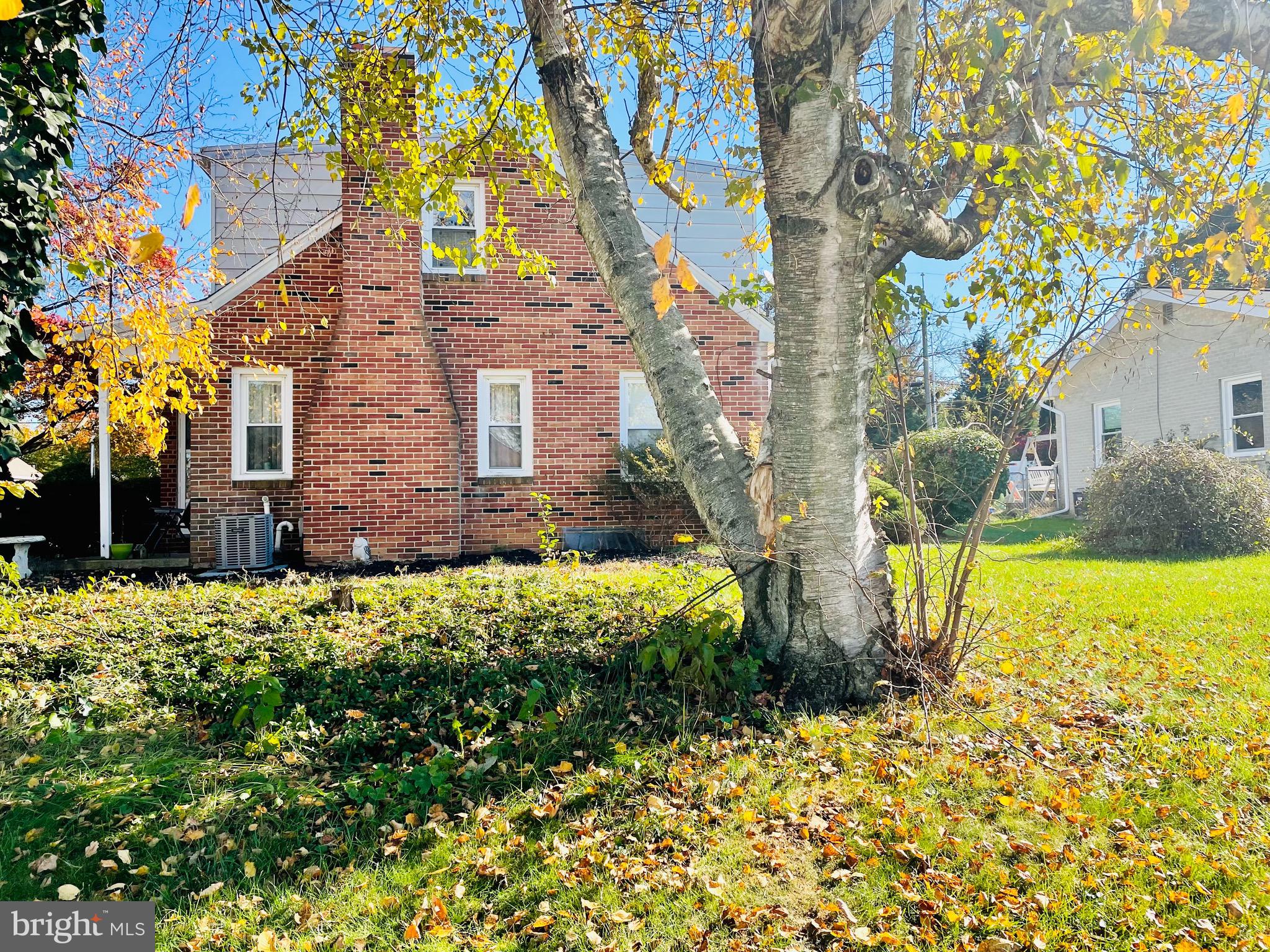 301 Lyndhurst Road York, PA 17402 - Photo 3 of 16 Gallery Image 3