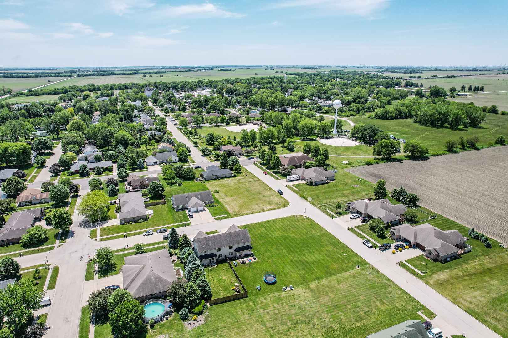 900-902 Center Street Mazon, IL 60444 - Photo 5 of 7 an aerial view of a house with a garden