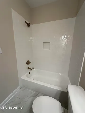 $305,950 | 3067 School Loop Rd Lake, Lake Cormorant, MS 38641