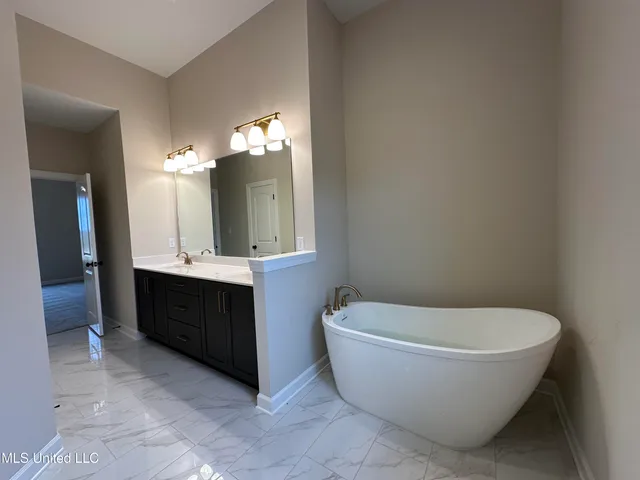 $305,950 | 3067 School Loop Rd Lake, Lake Cormorant, MS 38641