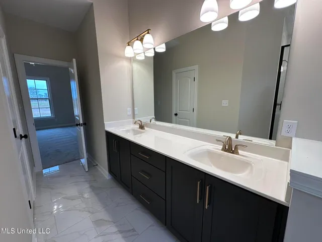 $305,950 | 3067 School Loop Rd Lake, Lake Cormorant, MS 38641