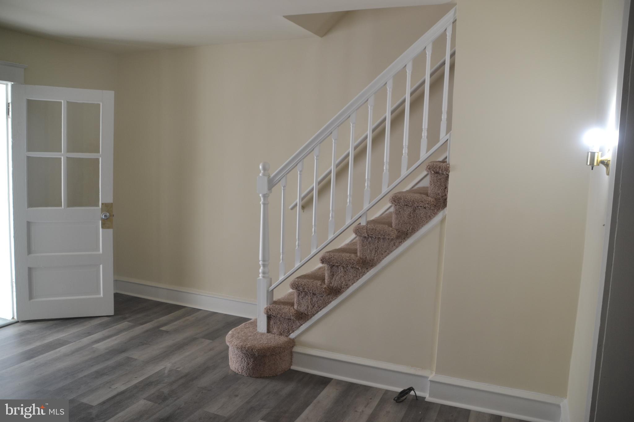 7229 Clinton Road Upper Darby, PA 19082 - Photo 9 of 40