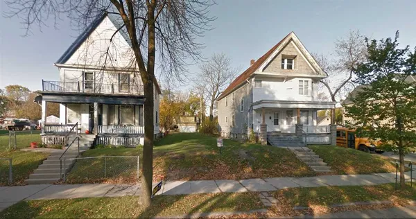 $17,000 | 2151-2151 North 32nd Street, Milwaukee, WI 53208