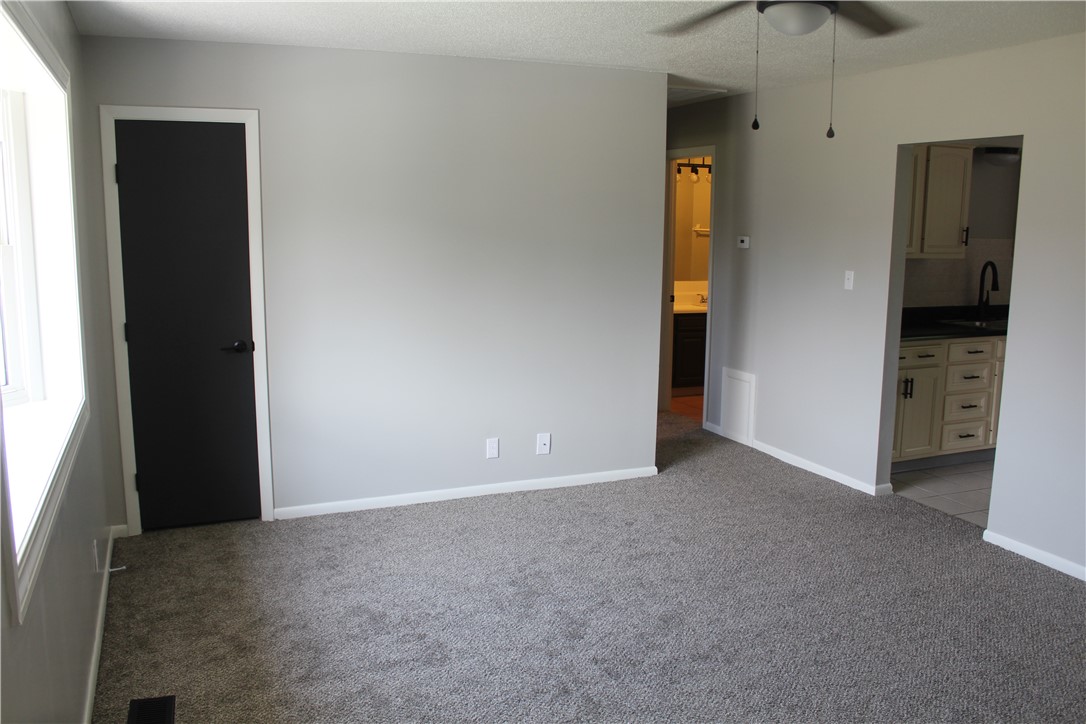 1005 Sunset Ridge Danville, IL 61832 - Photo 8 of 16 Gallery Image 8
