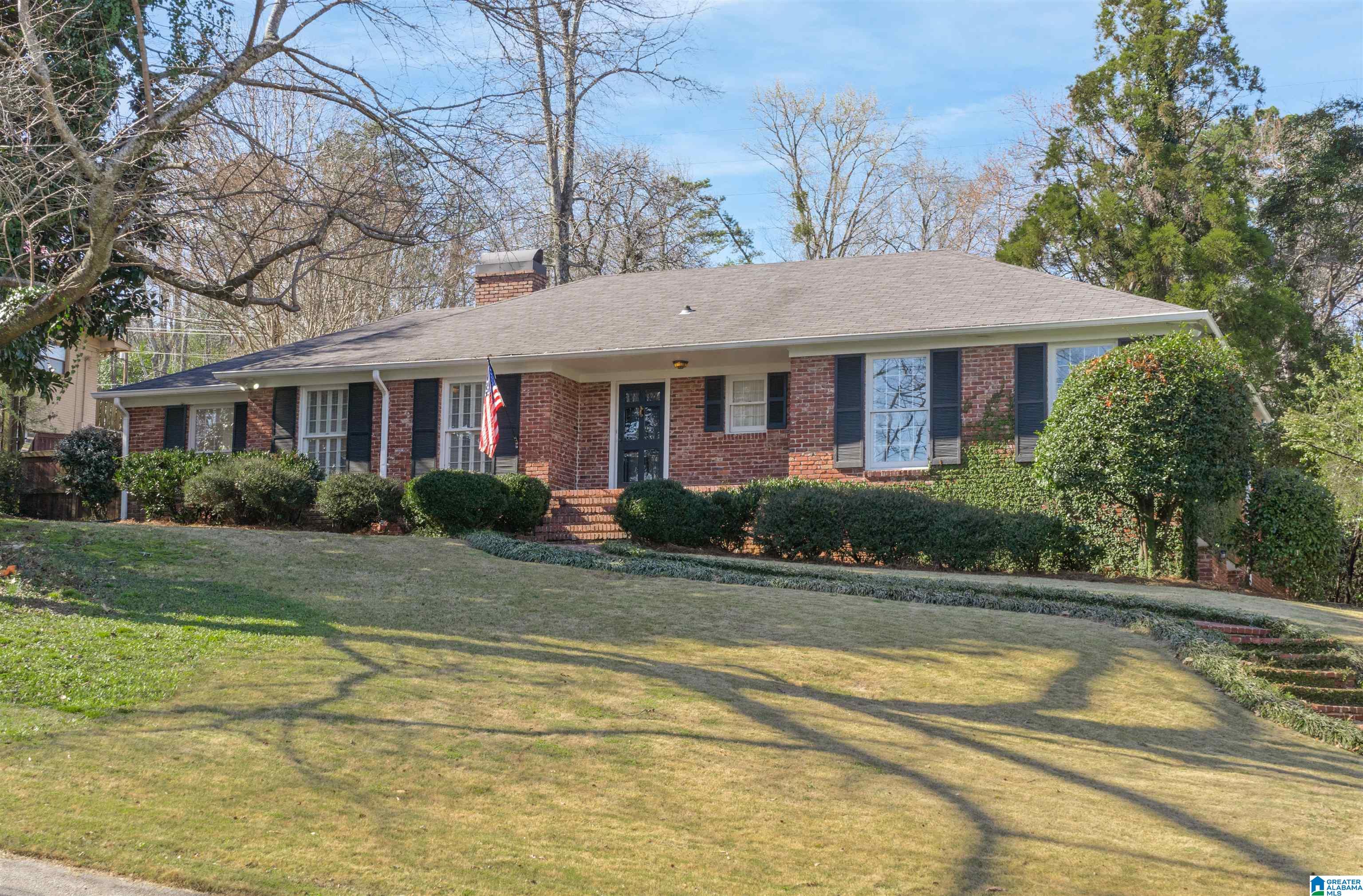 3328 North Woodridge Road Birmingham, AL 35223 - Photo 2 of 33
