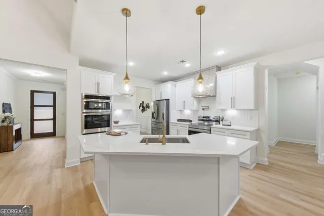 $630,000 | 370 Harbour Shores Drive, Jackson, GA 30233