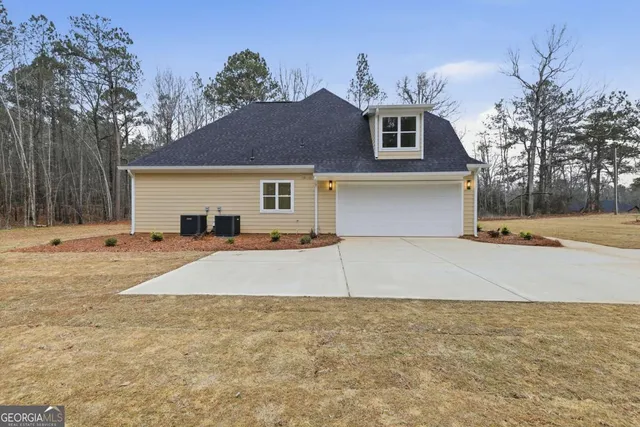 $630,000 | 370 Harbour Shores Drive, Jackson, GA 30233